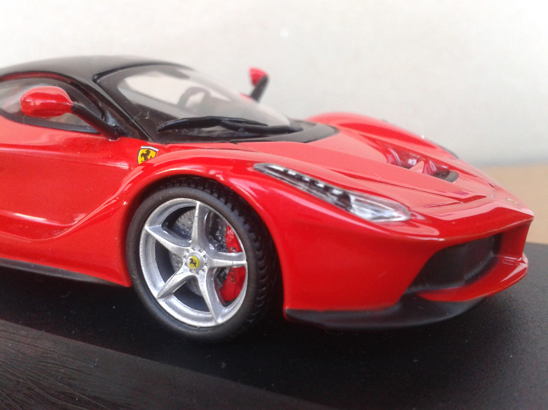2013 Ferrari LaFerrari (Ixo-nº 2 Ferrari GT Collection). (13)