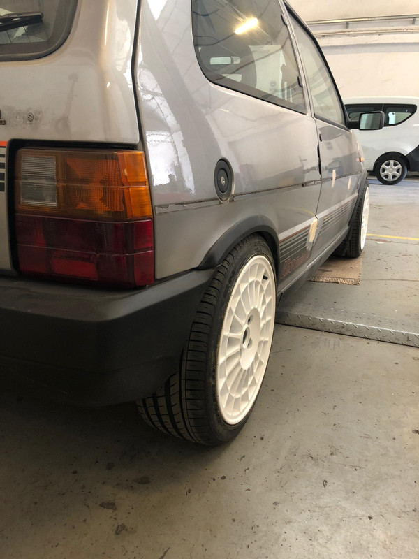 76387160-8B4F-4139-BD24-7EF018163377