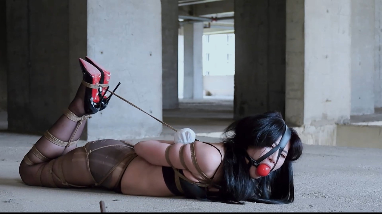 半岛束艺 定拍危险游戏~苏子.mp4_20250701_140639.394