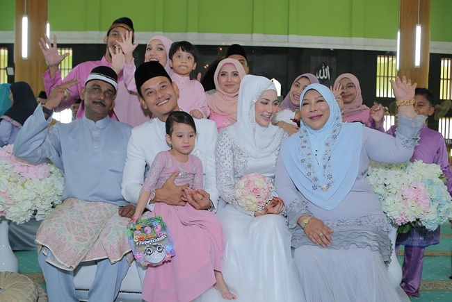 gambar nikah fasha sandha