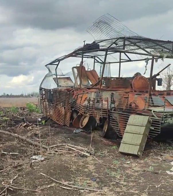 1042 BTR-70M destr 08 12 24