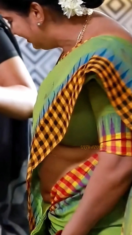 Serial actress Keerthana rare Navel mp4 snapshot 00 34 937
