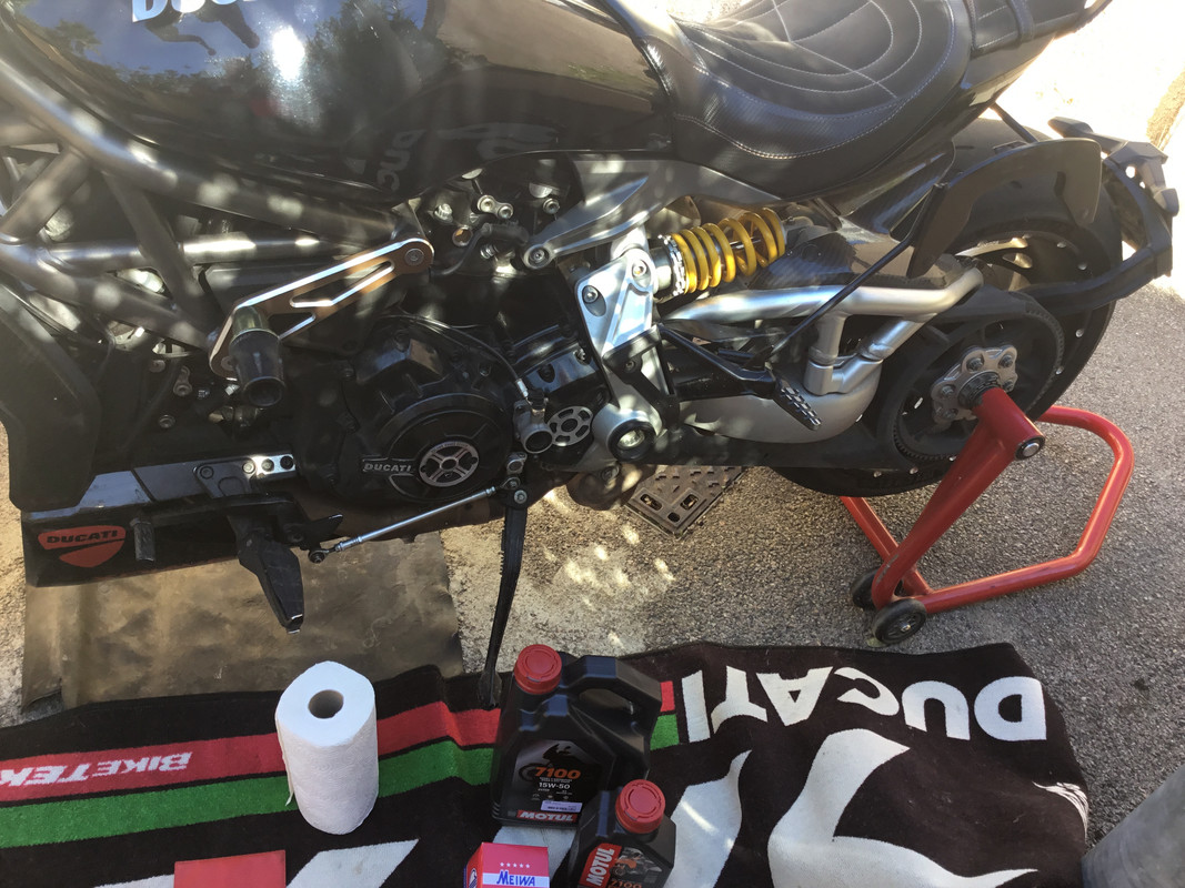 AFB8FF30-C391-454D-84EF-2971AF645EA5