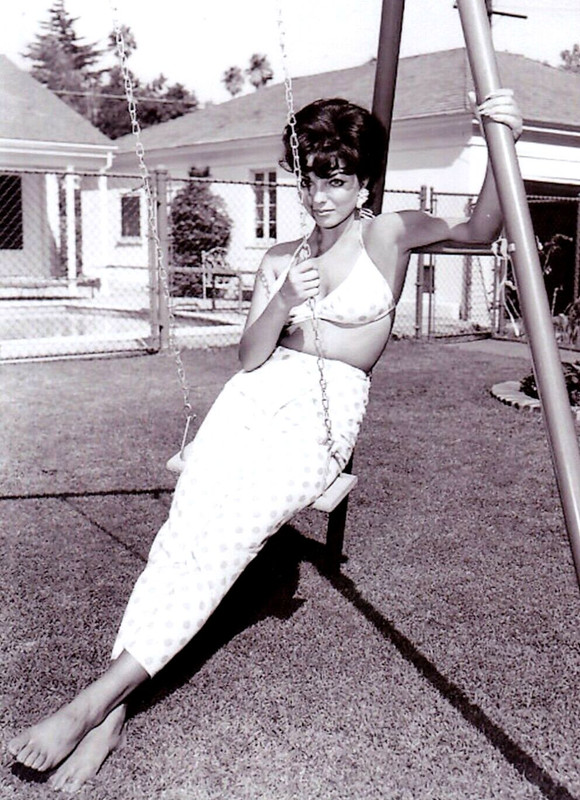 Joan Collins h86