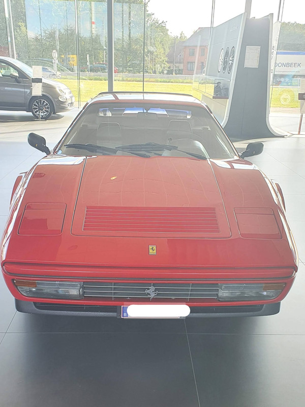 ferrari3.jpg