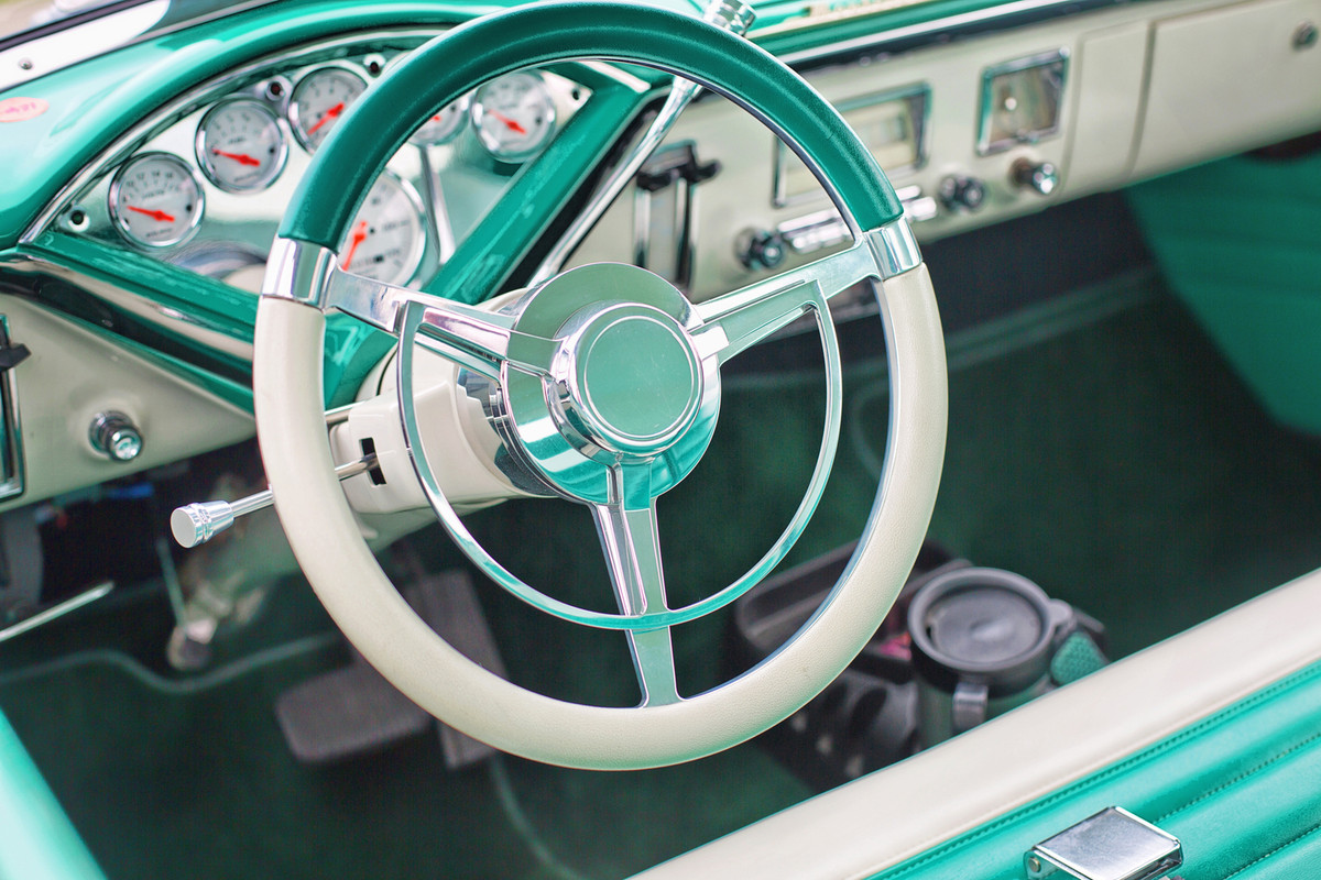 Turquoisesteeringwheel.jpg