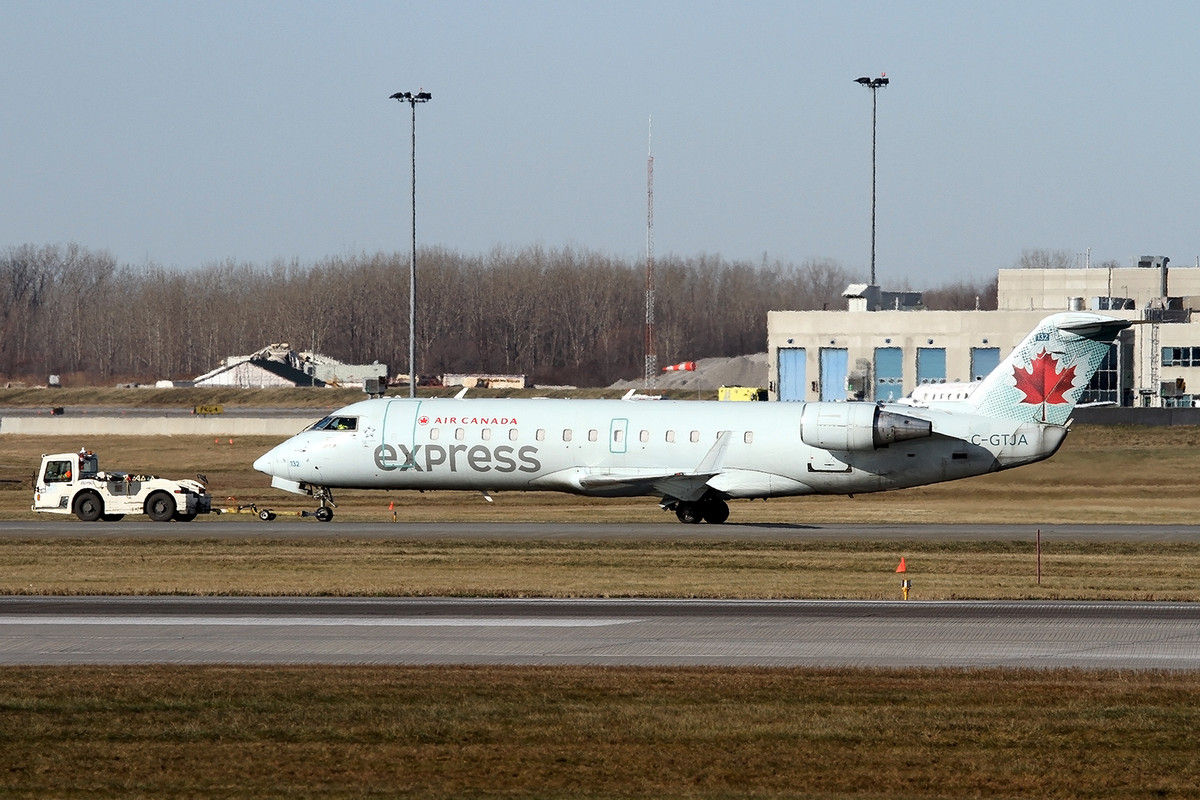 005_CL-600-2B19_C-GTJA ∕ 132_Air Canada Express