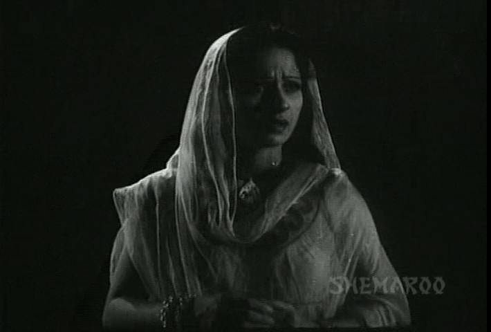 Sikandar-1941-DVDRip-Hindi-480p-AVC-AAC-2-0-ESub-mkv-0004