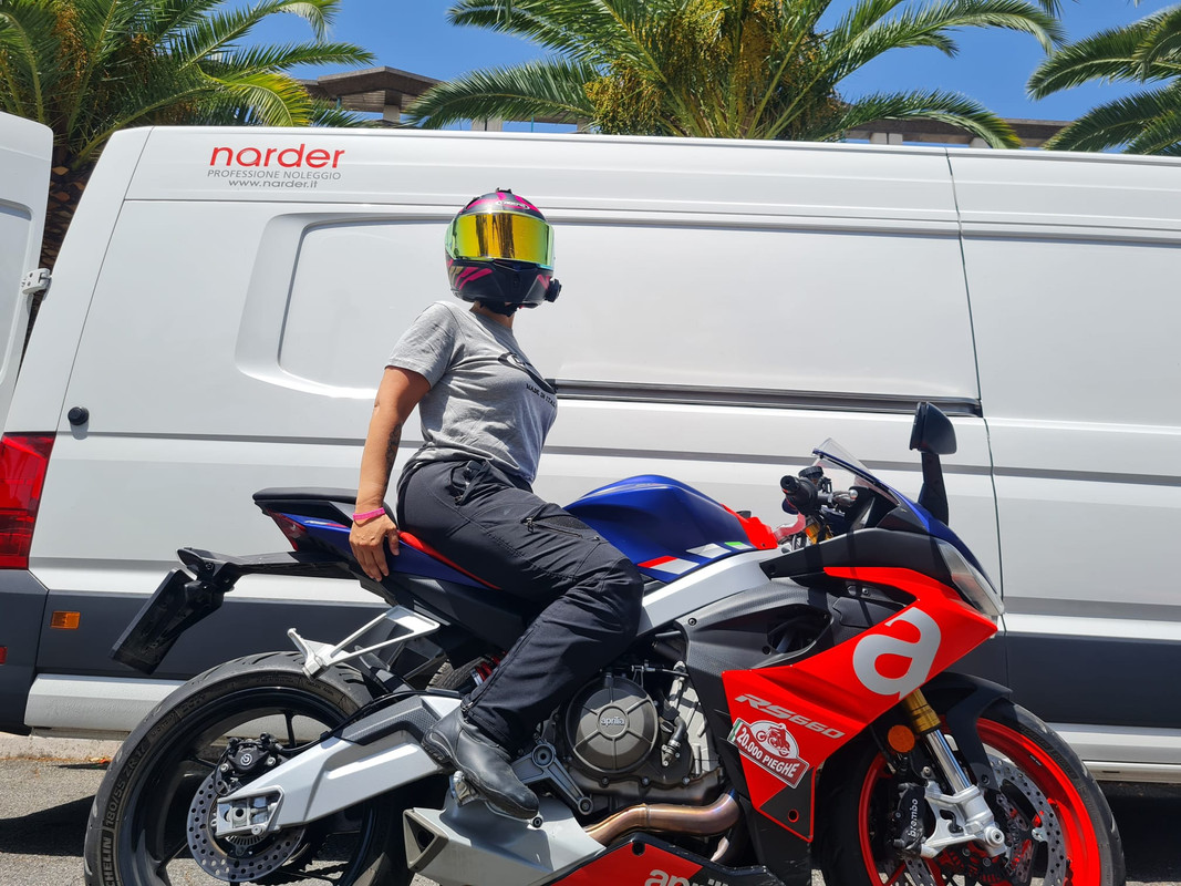 1FDF7500-82B3-4CAD-867B-CAC97E1185AB