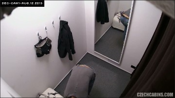 [Image: Voyeur51445102328.jpg]