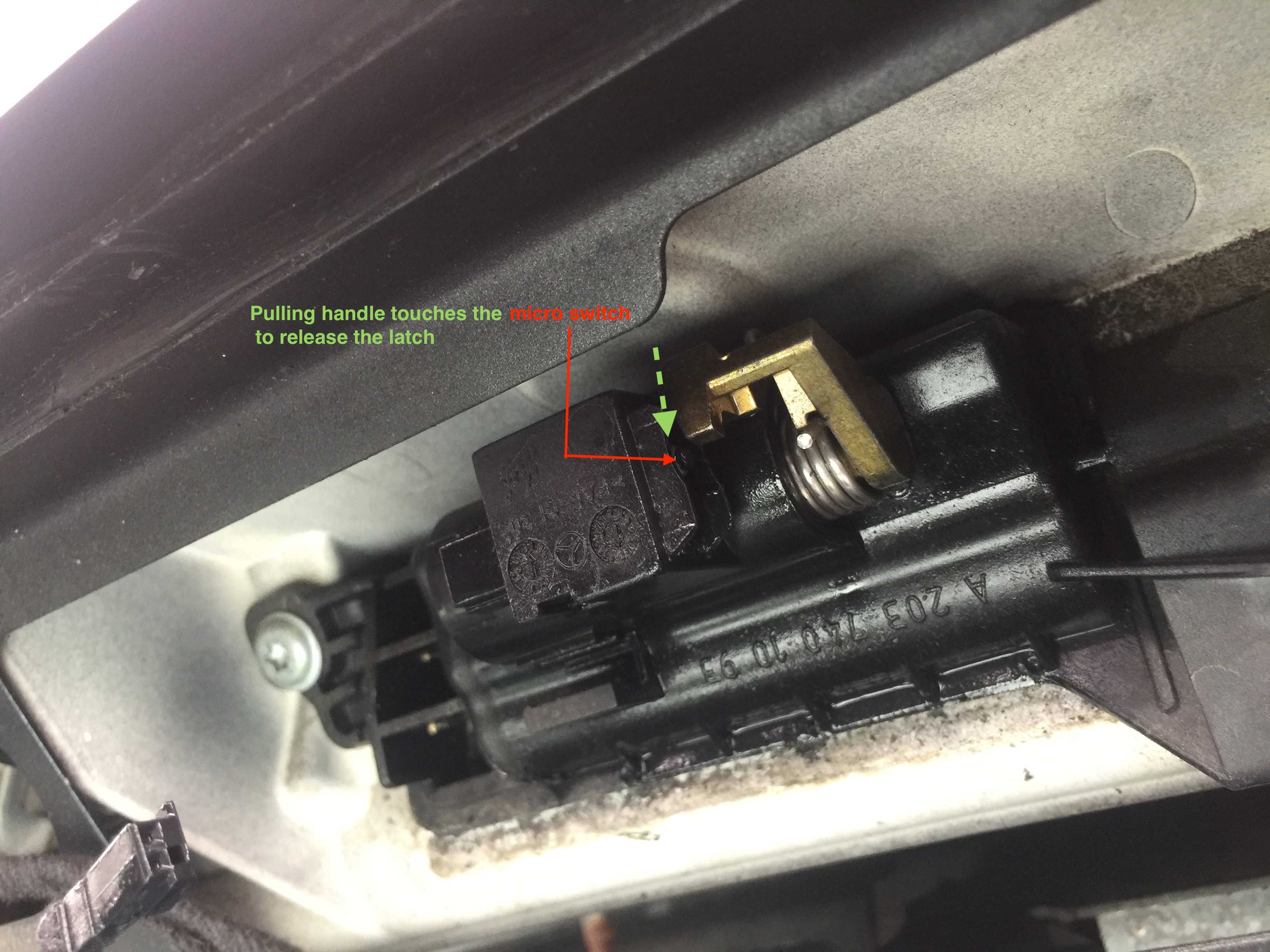 W203 Trunk/Boot open warning on dash MercedesBenz Owners' Forums