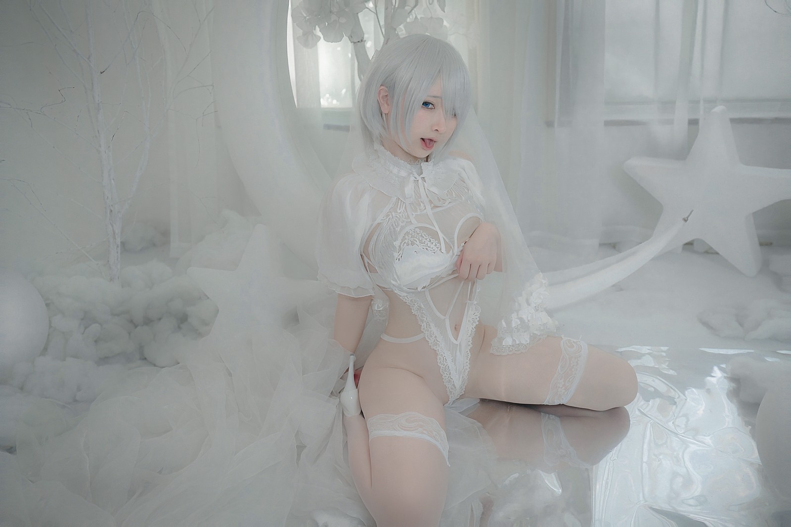 樱梨梨 2B 白花嫁 Cosplay 写真合集｜Nier Automata 高清图集（24P｜194MB）插图6