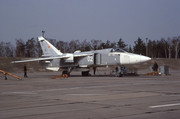 11 ORAP Su-24MR 02 White_0515322 [Welzow  5.93]