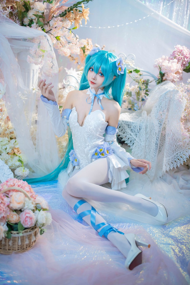艾西Aiwest 初音未来粉蝶花Cosplay写真图集 Miku高清美图 44P (159.9M)插图2