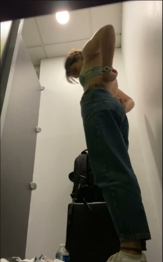 [Image: Voyeur61545113659.jpg]