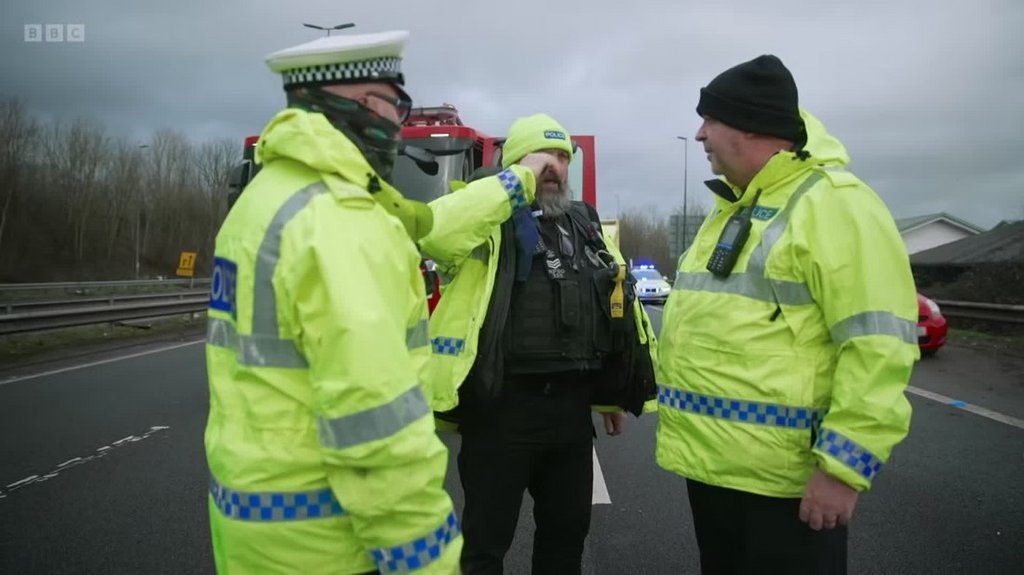 [Image: p6oi2s5mgl5f.jpg]