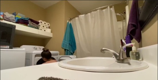 [Image: Voyeur60445101732.jpg]