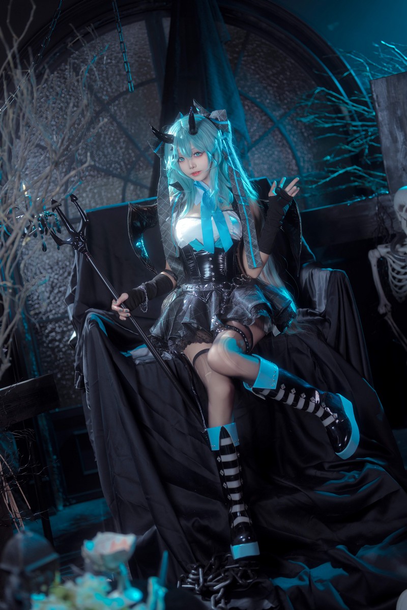 艾西Aiwest 初音未来小恶魔Cosplay写真图集 Miku恶魔主题高清图集 26P (157.7M)插图3