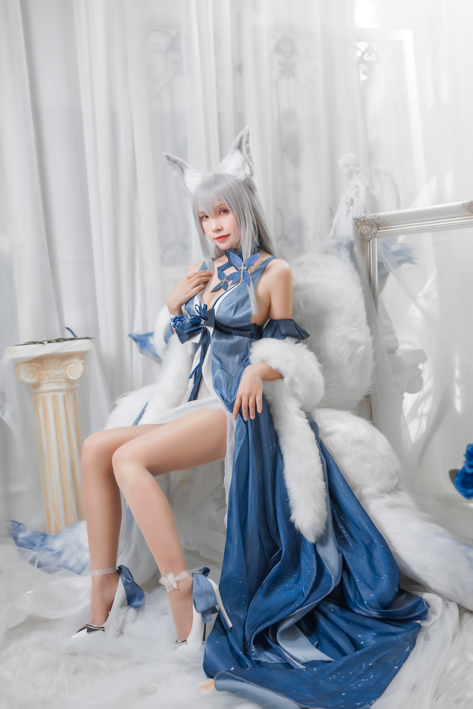 Neko-薇薇 信浓礼服 Cosplay 写真｜优雅风高清图集（30P｜74MB）插图3