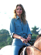 lindsay-wagner-d76