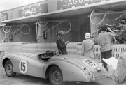 24 HEURES DU MANS YEAR BY YEAR PART ONE 1923-1969 - Page 21 50lm15-Jag-XK120-Peter-C-T-Clark-Nick-Haines-10
