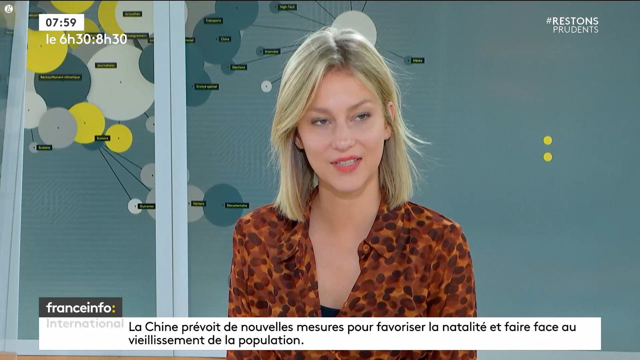 11.23 - 05.29.00 - Le 6h30 9h30. Entre JT, chroniques, invités et rev....ts_snapshot_01.36.55.745