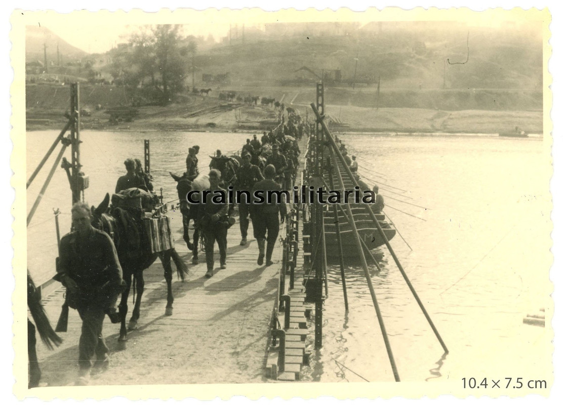 Orig. Foto Gebirgsjäger Tragtier BUG Brücke in Woltschok b. Winniza Ukraine 1941 (2)