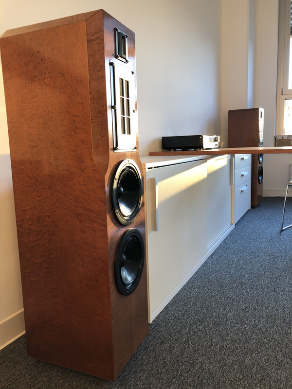 AADC8A69-01CE-4C8B-8D9E-73D24A4CE4C8