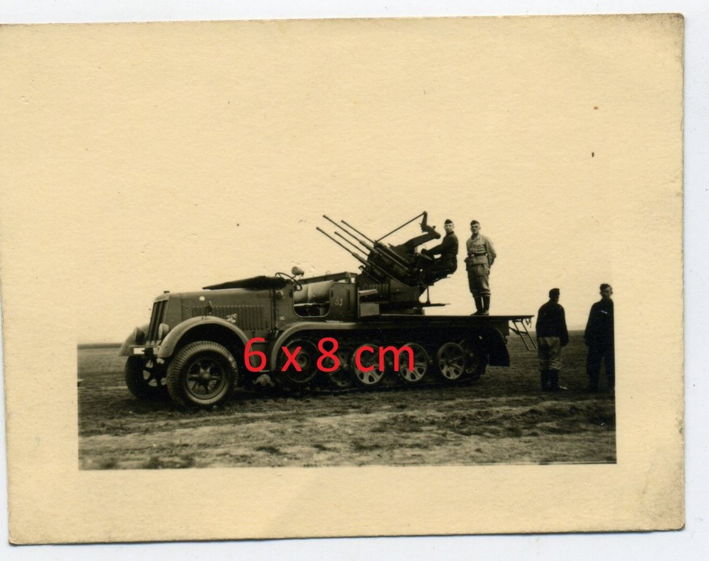 Fotos SdKfz Halbkette 8t mit 2cm Flak Vierling Wappen Rune Anhän