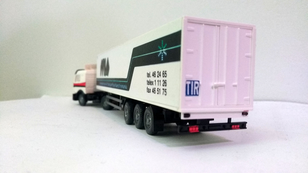 Mach (2478)