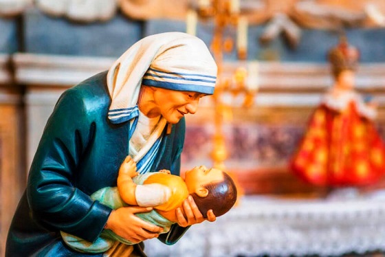 Siamo stati creati per amare e per essere amati dans Citazioni, frasi e pensieri Santa-Madre-Teresa-di-Calcutta