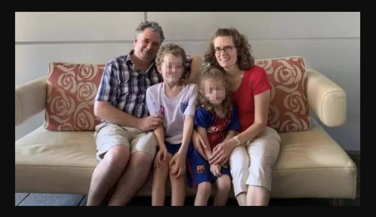 Madre muere en pleno vuelo y los menores viajaron 8 horas con el cadáver