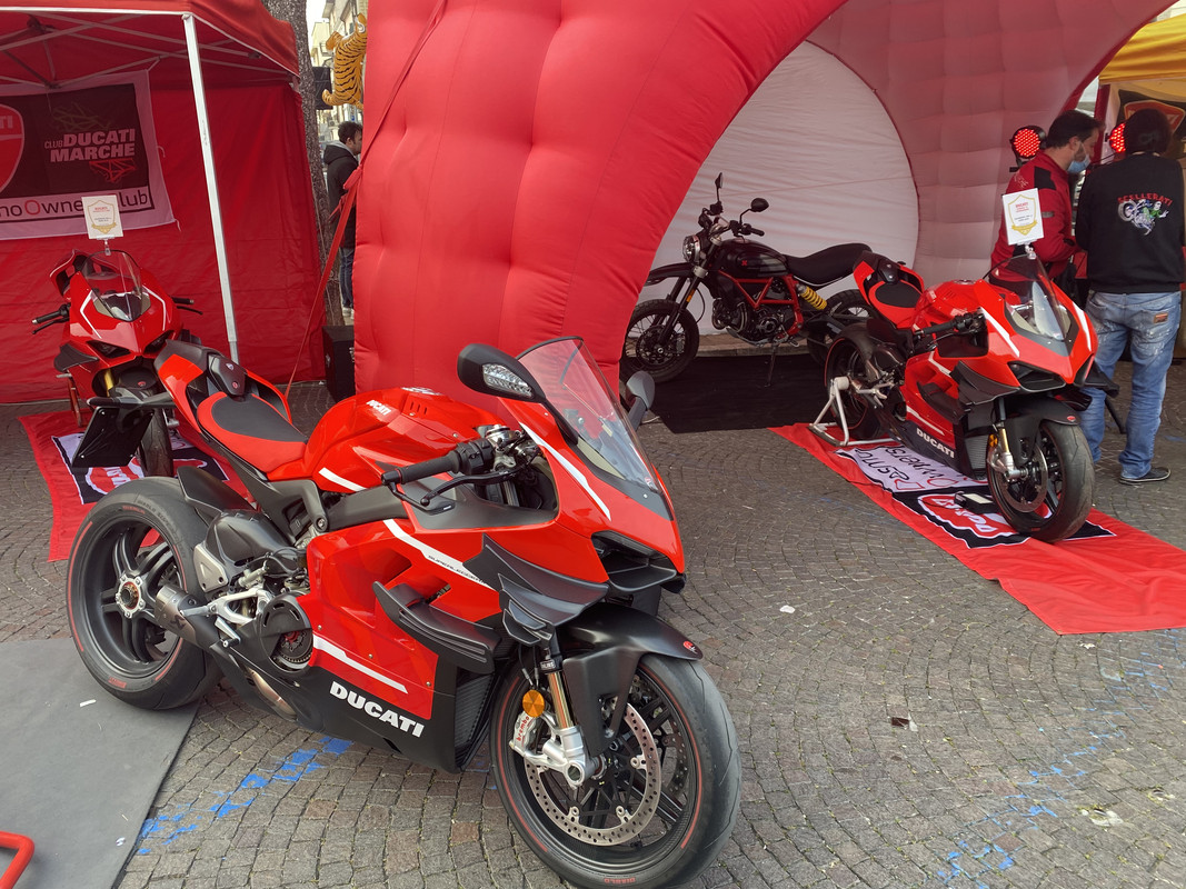 A1510763-C684-47D3-B10D-A9A60E543F4E