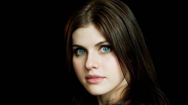 https://i.postimg.cc/DZ6XYdVG/Alexandra-Daddario-Eyes.jpg