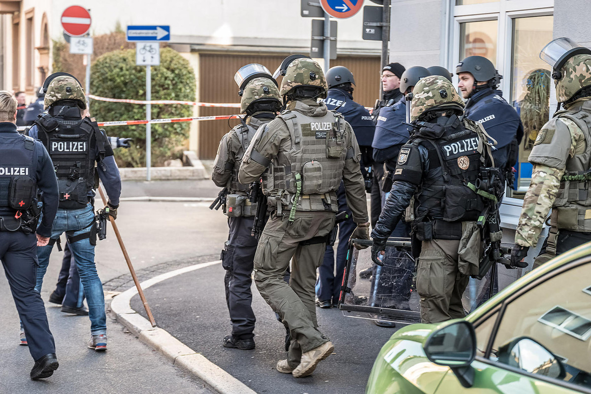 9E851F8A-C37C-469A-A298-891AAFC54B90