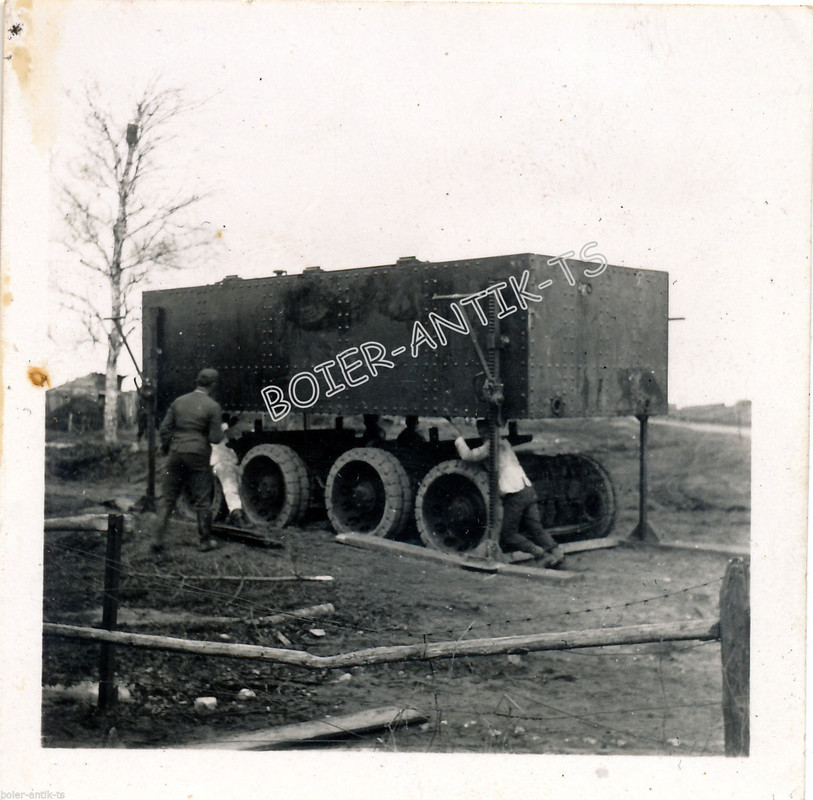 FOTO 2 WK KFZ  SELTSAMES GEFÄHRT