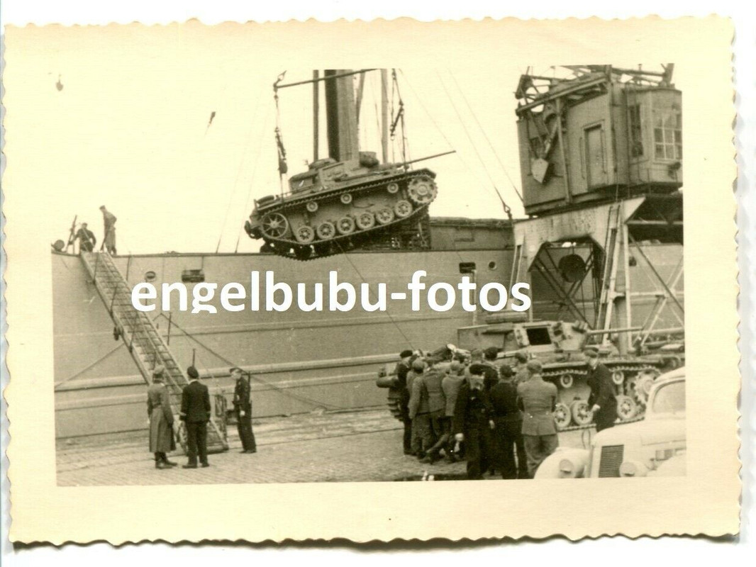 FOTO - PANZER - PANZER III (Selt. Ausführung L,M,N) - SCHIFFS-VERLADUNG