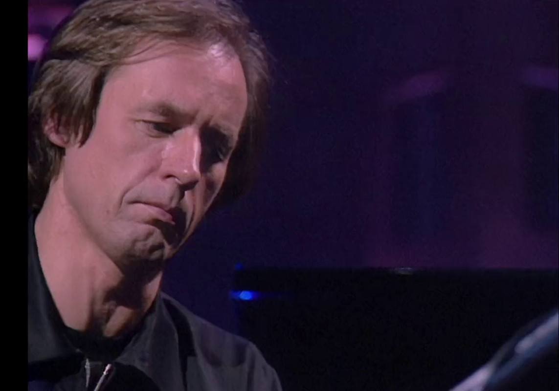 Eric Clapton Unplugged… Over 30 Years Later (2025) WEBRip English 720p x264 AVC AAC 2.0.mp4.0002