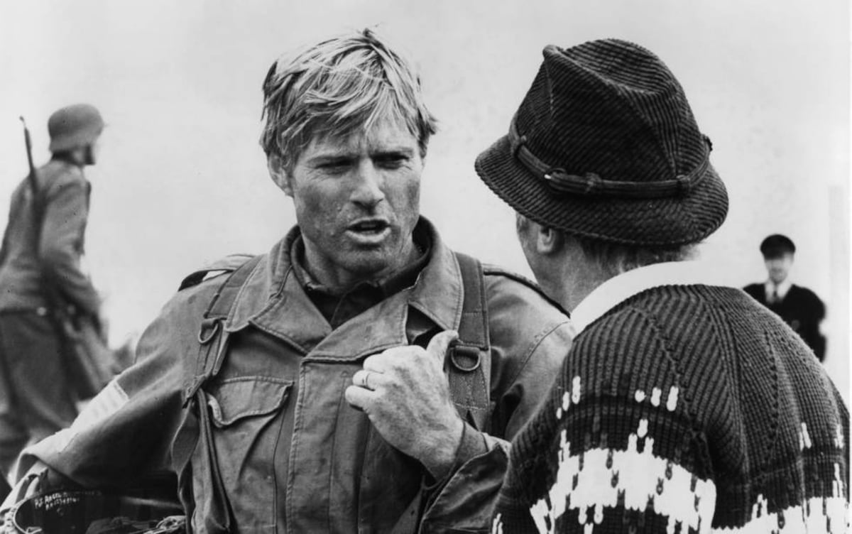 Robert Redford, en una escena de la película Un puente lejano, en 1977. GETTY IMAGES