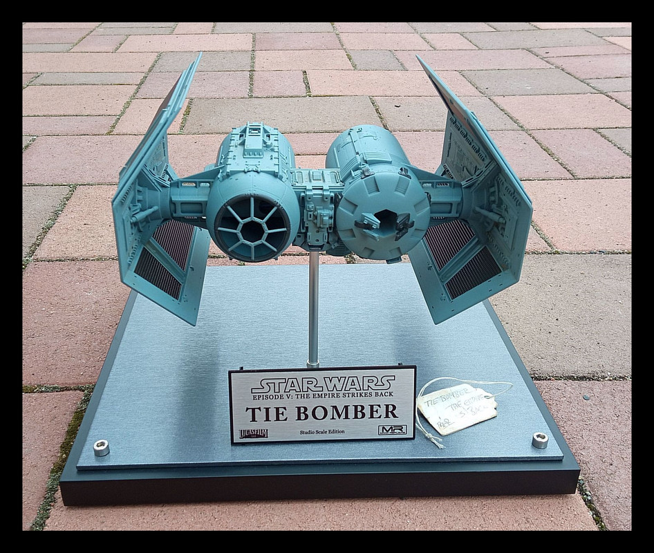 Maxx-Replicas-TIE-Bomber-27.jpg