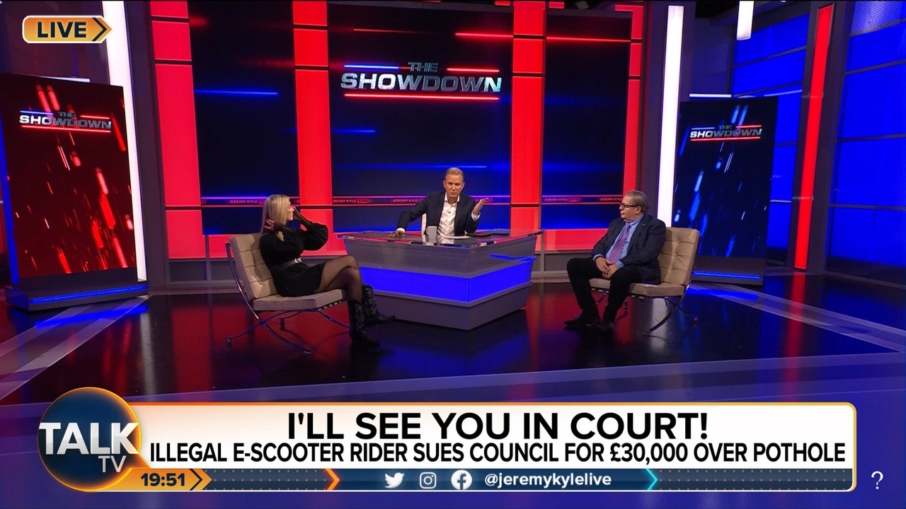 12.01 - 19.00.00 - Jeremy Kyle Live. Jeremy Kyle Live sees the straig....ts_snapshot_00.52.13.748