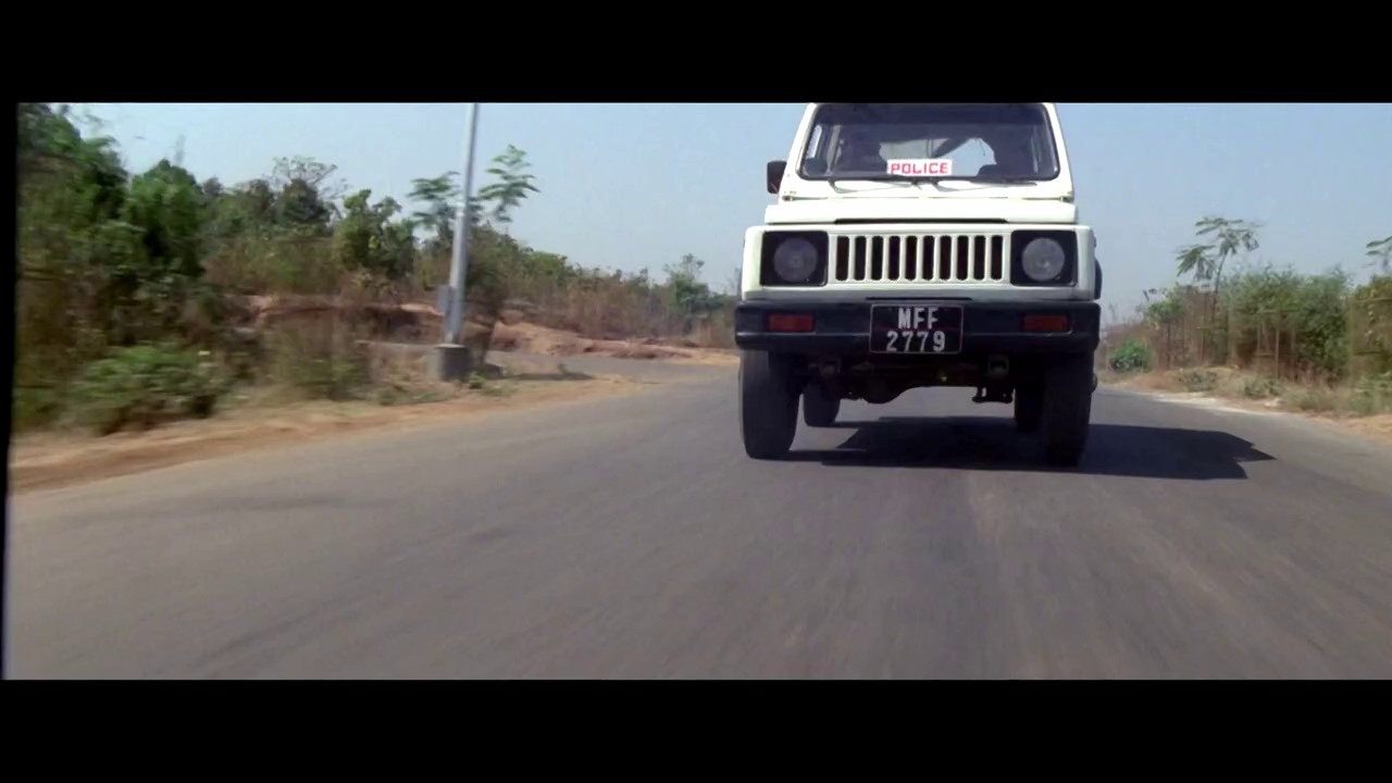 Sapoot-1996-WEB-DL-Hindi-720p-AVC-HE-AAC-2-0-mkv-0003