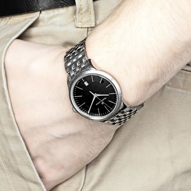 LC 1117 SS002 330 на руке