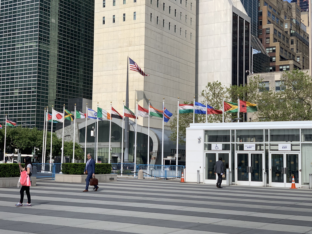 B3D8B962-C1A0-4D3C-8797-472E9038D733