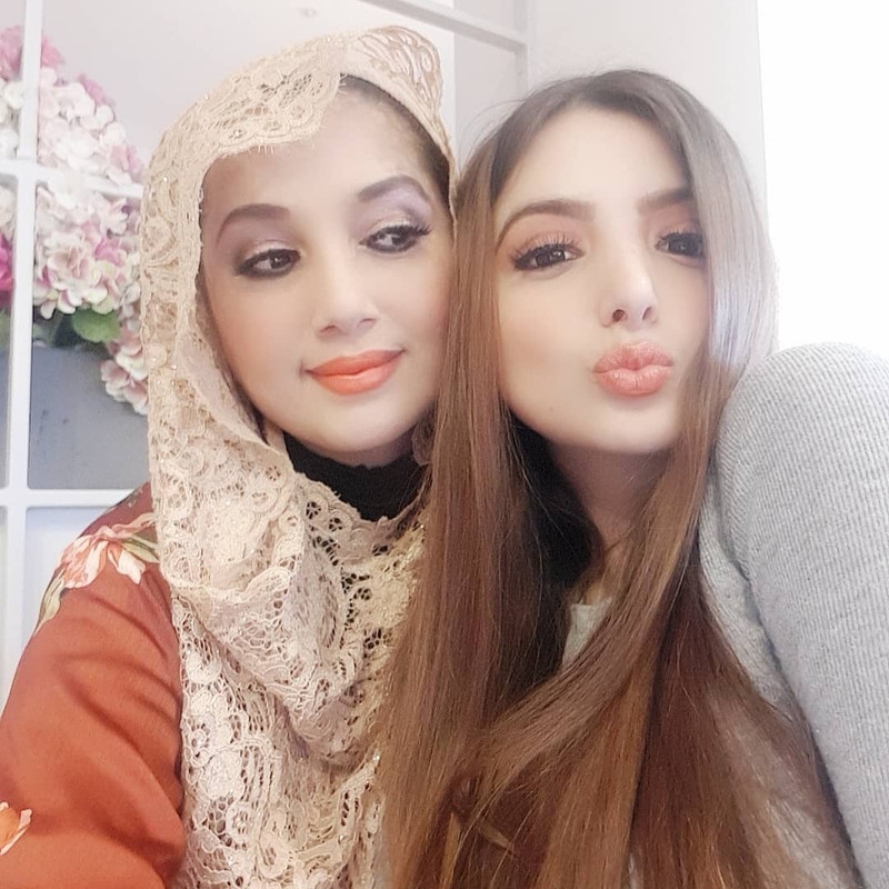 Sarah Samantha bersama sang ibunda, Dewanti Bauty