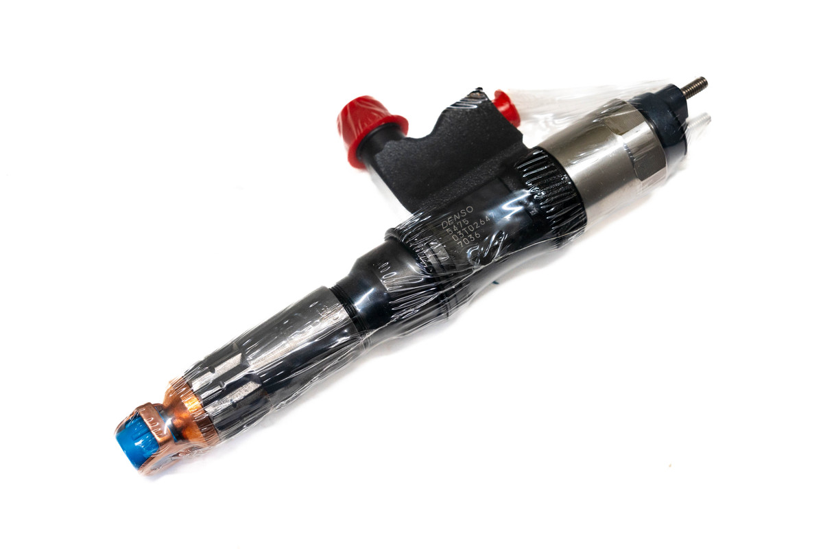 Denso 095000-5471 Injector for 2004-2007 Isuzu 4HK1 5.2L