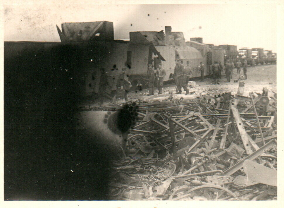 Foto, Blick auf einen Panzerzug, Eisenbahn Transport (N)20413