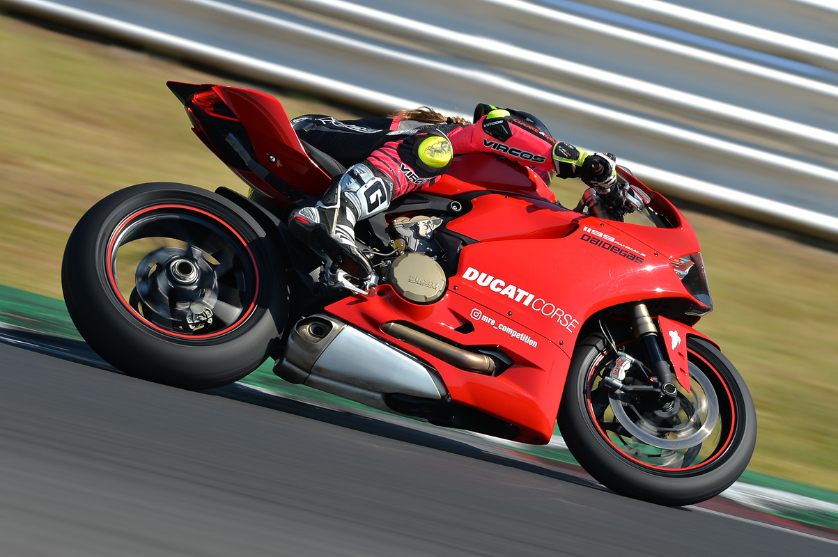 79A726CD-B3EA-4F4D-9ED5-07508E065990