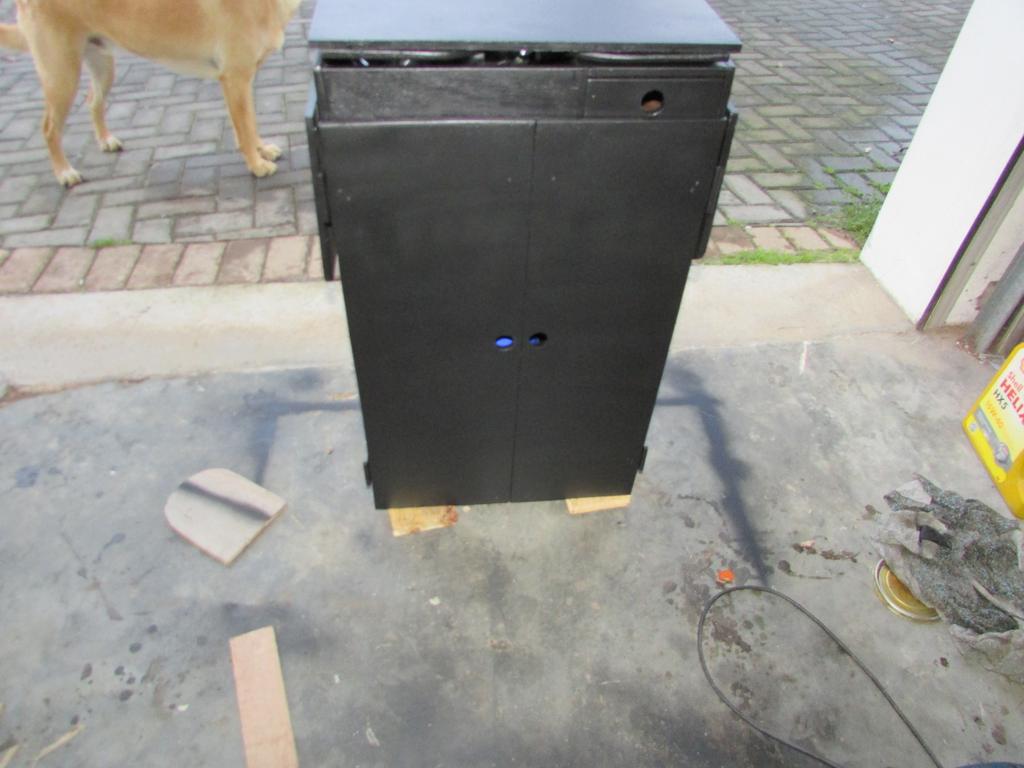 Kitchen Cupboards before fitting (4)