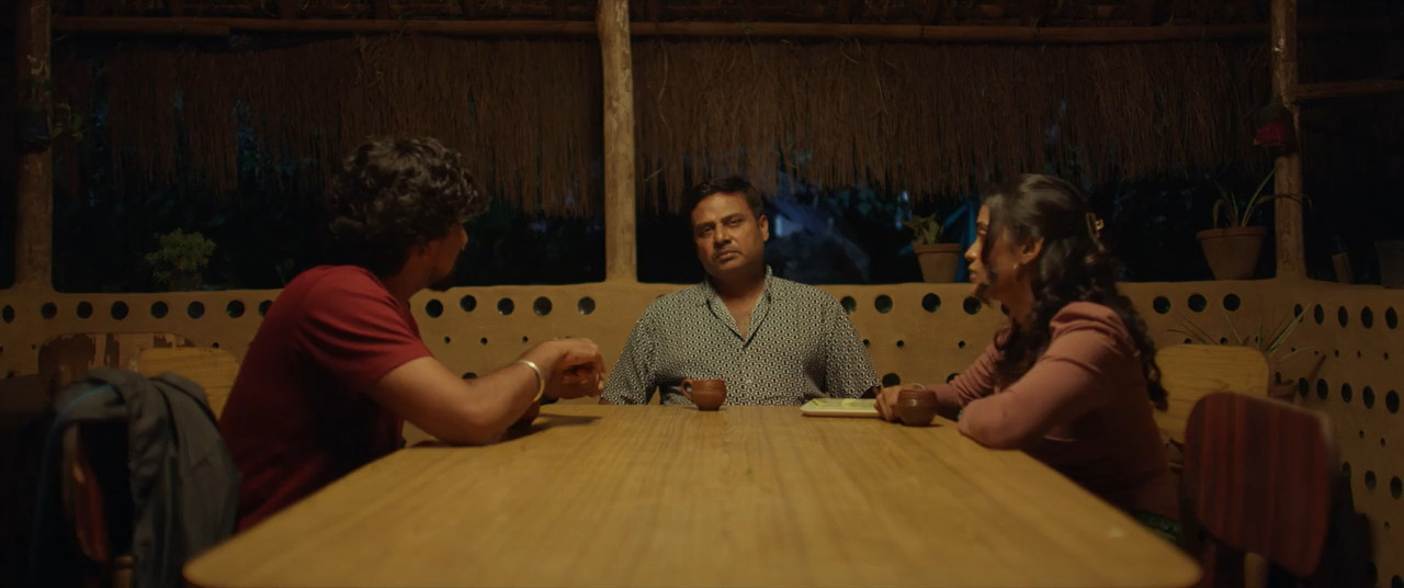 Yellow 2025 WebRip [Tamil] 480p 720p ESub Screenshot